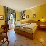 Aparthotel La Cometa 3*