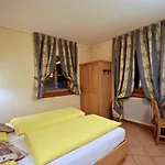 La Cometa Aparthotel 3*